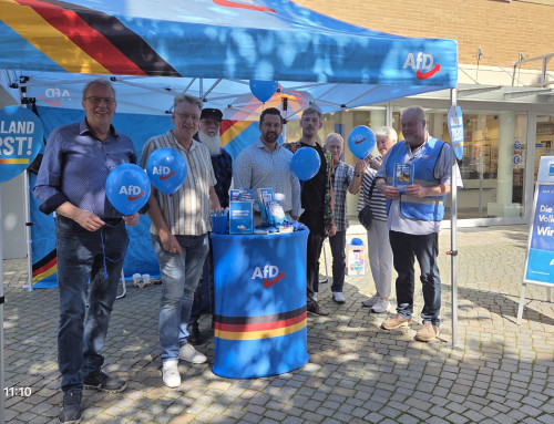 ++ Präsenz zeigen! Der AfD-Kreisverband Herford beim Infostand in der Bünder Eschstraße.  ++