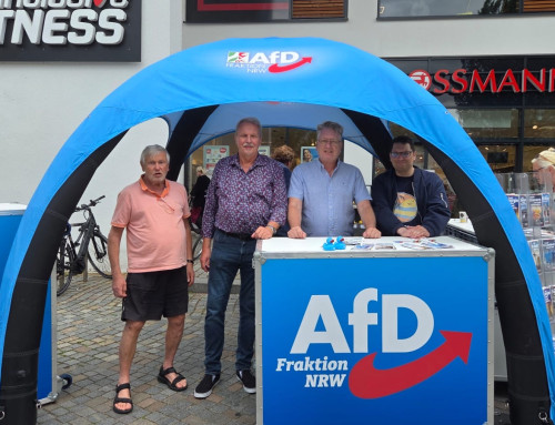 ++ Am Donnerstag war die AfD-Landtagsfraktion mit einem Infostand in der Bünder Fußgängerzone vertreten. ++